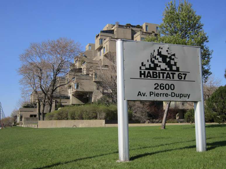 O complexo de apartamento foi concebido pelo arquiteto&nbsp;Moshe Safdie e fica em Montreal, no Canadá
