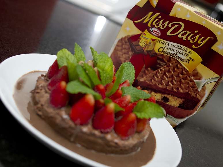 Torta de chocolate pronta é uma boa opção para servir na ceia