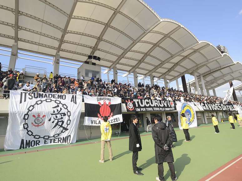 Nacional recebe torcida no primeiro treino de olho na temporada de