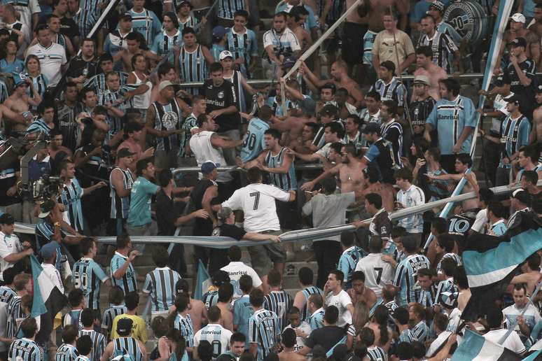 Grêmio deve ter apoio de mil torcedores contra o Cerro Porteño em