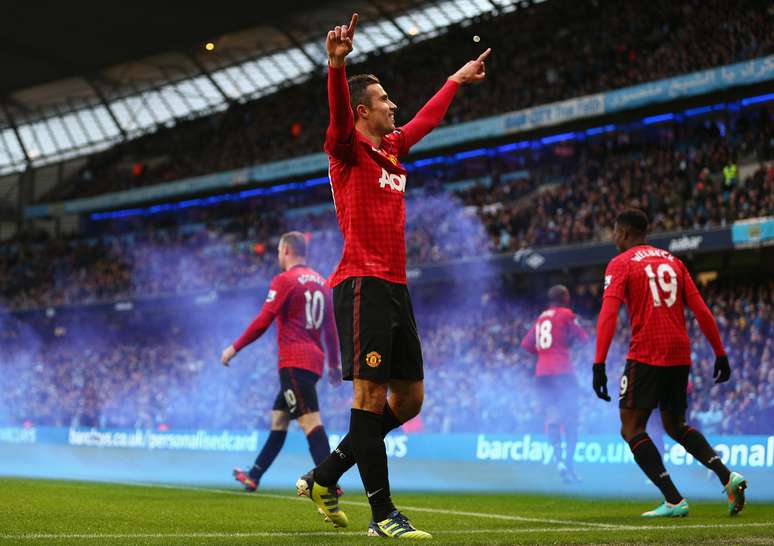 Robin Van Persie marcou no final e deu a vitória ao Manchester United