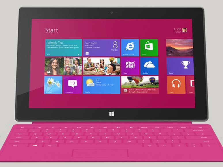 <b>Microsoft Surface com Windows RT</b> - Primeiro hardware dos 37 das história da Microsoft, o tablet é "o mais macio" do mercado, com destaque para o suporte traseiro e a capa que vira magnética que vira teclado. O alerta é em relação ao sistema operacional, que ainda carece de aplicativos para competir com o iPad da Apple