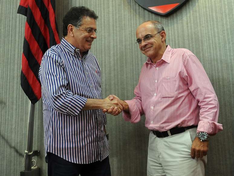 <p>Pelaipe (à esq) afirmou que Flamengo só se reforçará no segundo semestre</p>