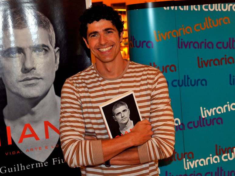 O ator Reynaldo Gianecchini também falou sobre o lançamento de sua biografia, 'Giane'