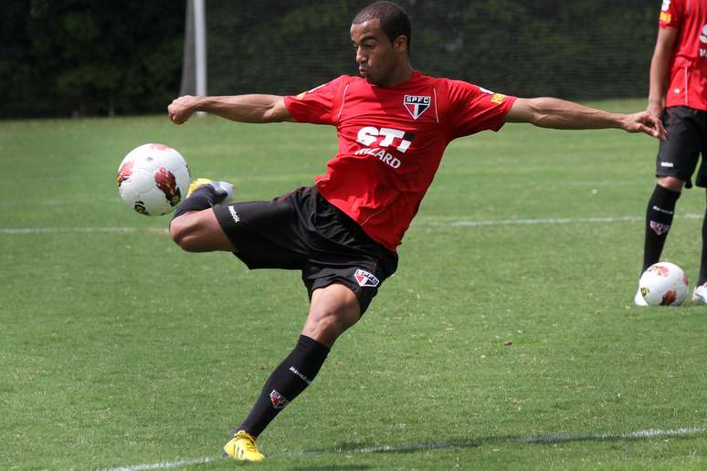 Lucas trocará o São Paulo pelo Paris St. Germain