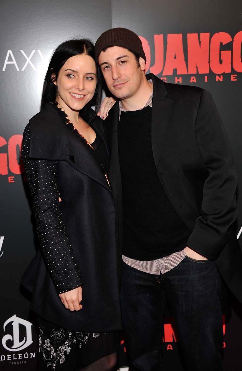 Um time de celebridades prestigiou uma festa ap&oacute;s a exibi&ccedil;&atilde;o do longa 'Django Livre' nesta ter&ccedil;a-feira (11), em Nova York. O filme &eacute; dirigido por Quentin Tarantino. Al&eacute;m do pr&oacute;prio diretor, estavam presentes Uma Thurman, Leonardo DiCaprio, Zoe Bel, 50 Cent, Jason Biggs, Jenny Mollen, Olivia Wilde, Sam Rockwell, Samuel L. Jackson, Christoph Waltz, Jamie Foxx e Cameron Dia