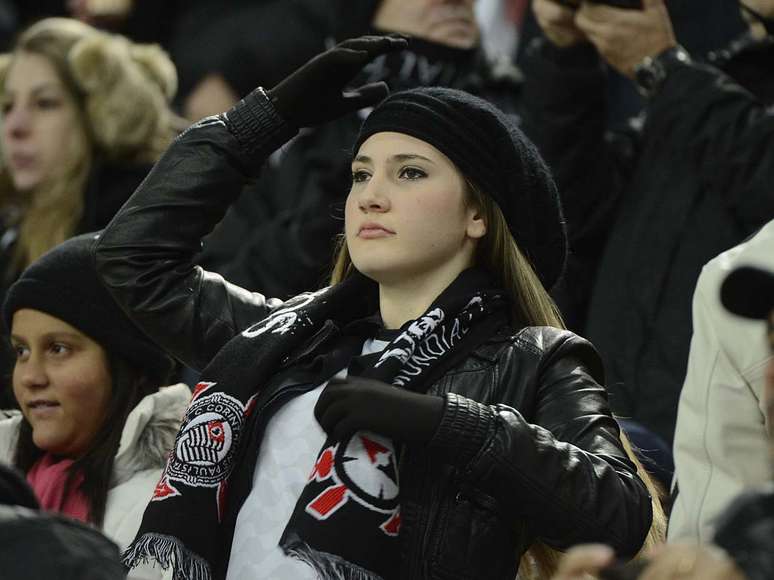 A torcida do Corinthians compareceu em &oacute;timo n&uacute;mero ao Est&aacute;dio de Toyota para a semifinal contra o Al Ahly; confira a seguir imagens de quem foi ao Jap&atilde;o para ver a classifica&ccedil;&atilde;o &agrave; final do Mundial de Clubes