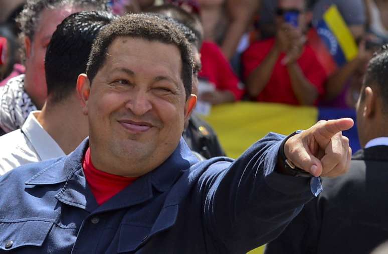 O presidente venezuelano, Hugo Chávez, foi submetido a uma nova cirurgia, em Cuba, para tratar de um câncer