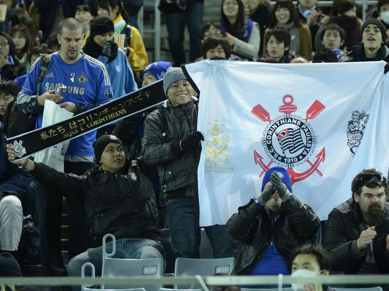 Torcedores alvinegros marcam presença na partida que definirá o rival da grande final do Mundial de Clubes