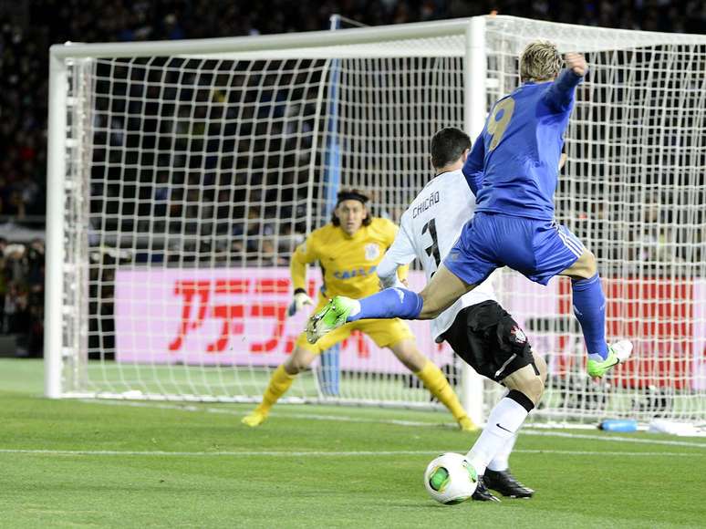 Imprensa inglesa citou "dois erros" de Fernando Torres depois da derrota do Chelsea para o Corinthians