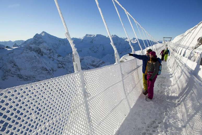 A ponte celebra o 100º aniversário de um teleférico que use as cidades de Engelberg e Gerschnialp em janeiro de 2013