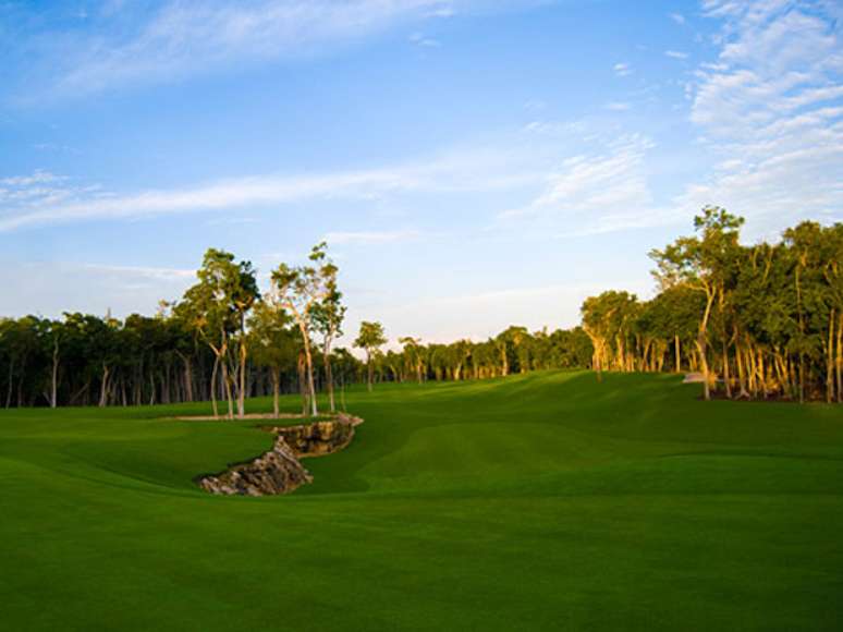 A variedade de árvores e formas dos campos do Riviera Maya Golf Club oferece aos golfistas uma experiência ambiental especial. Onde: Gran Bahia Principe Akumal, Akumal - México. Preço: diária a partir de R$ 198 por pessoa