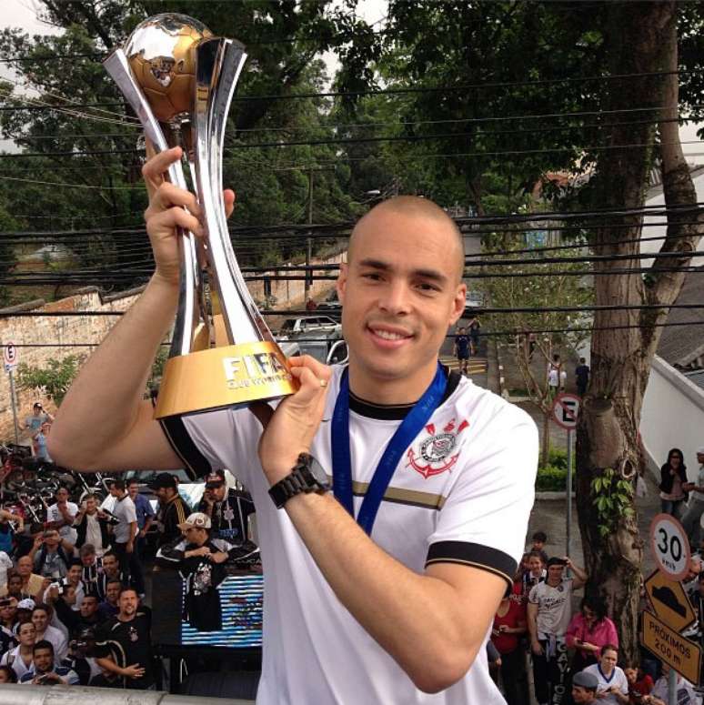 Troféu do Mundial chegou do Japão nesta terça-feira