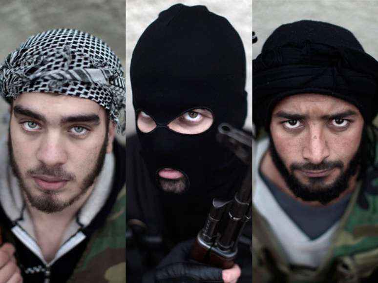A agências de notícias <i>AP</i> fez retratos de rebeldes sírios que largaram suas profissões para pegar em armas contra o regime de Bashar al-Assad. As imagens foram feitas durante uma sessão de treinamento em Maarret Ikhwan, nas proximidades de Idlib. Veja a seguir ex-agricultores, estudantes e motoristas convertidos em milicianos&nbsp;