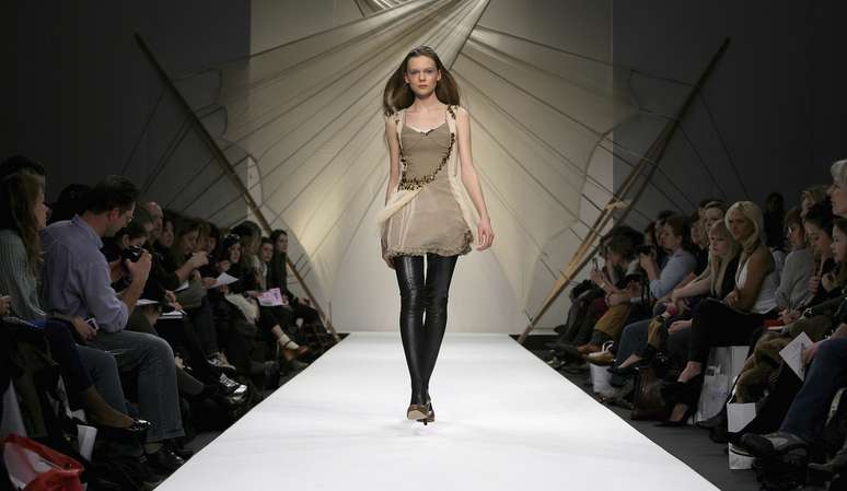 Bora Aksu, que desfilou na edição passada, se apresentará no primeiro dia da semana de moda de 2013