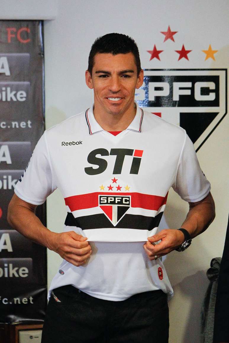 Lúcio acertou contrato de dois anos com o São Paulo; zagueiro estava na Juventus de Turim