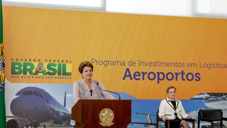 A presidente Dilma Rousseff anuncia o plano de investimentos e privatização de aeroportos, em Brasília