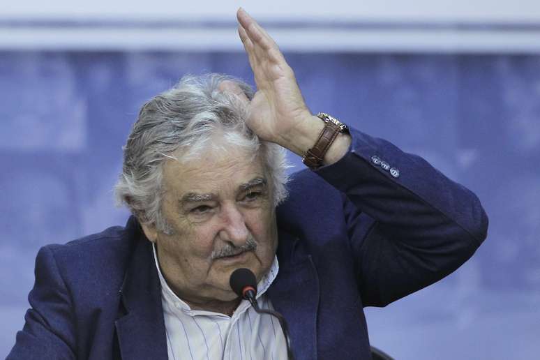 <p>'Nunca fumei maconha porque sou de outra época', disse Mujica</p>