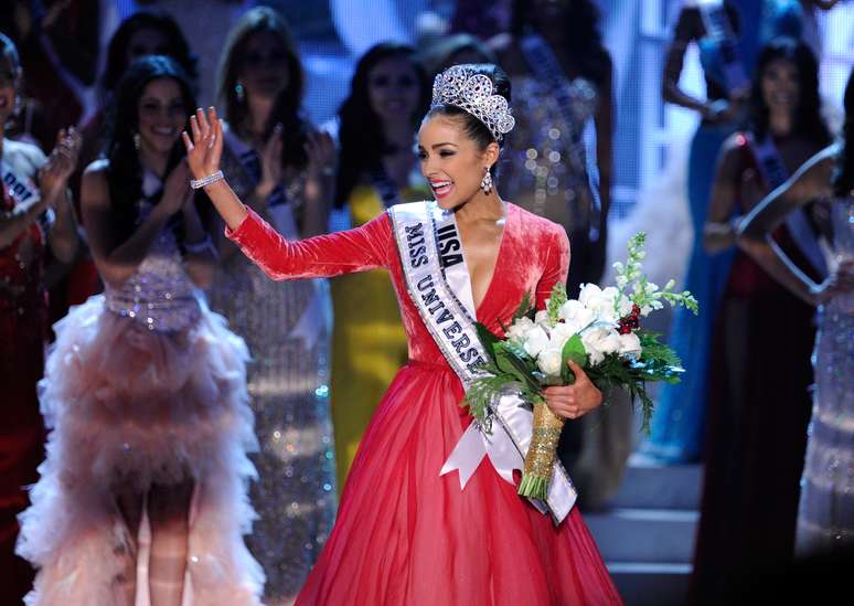 Olivia Culpo, dos Estados Unidos, foi coroada Miss Universo 2012, mas ganhou críticas dos internautas brasileiros