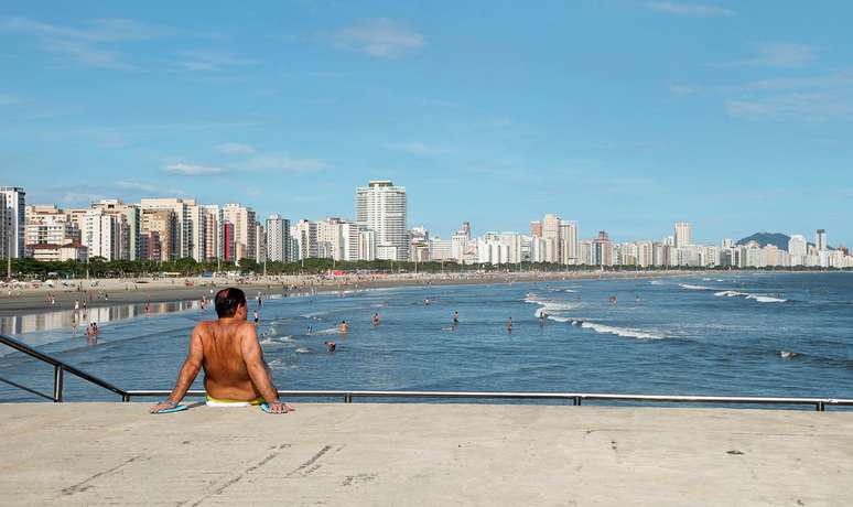 Praia do José Menino é uma das atrações de Santos, no litoral sul de São Paulo