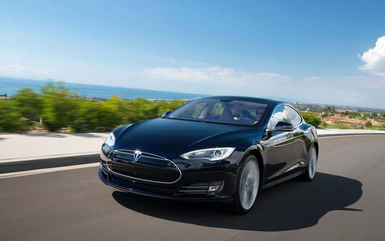 A Tesla aposta no modelo S, com preço mais acessível - cerca de US$ 50 mil com incentivo fiscal nos EUA