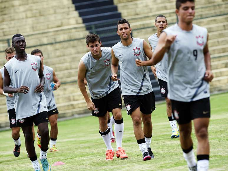 O Corinthians se prepara forte para disputar a edição de 2013 da Copa São Paulo de Futebol Junior; time paulista luta por seu nono título