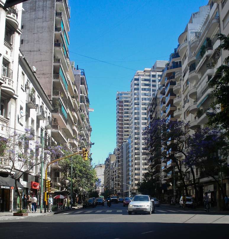 O bairro da Recoleta surgiu como um retiro religioso, mas hoje é sinônimo de elegância, sendo uma das regiões mais nobres da capital argentina