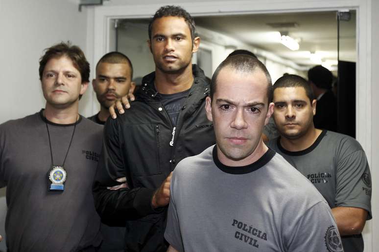 Casado, o goleiro Bruno teve um filho em rela&ccedil;&atilde;o extraconjugal com Eliza Samudio. Meses depois, a jovem sumiu, e o ex-flamenguista foi acusado de ter ordenado seu assassinato. O atleta est&aacute; detido desde 2010 aguardando julgamento