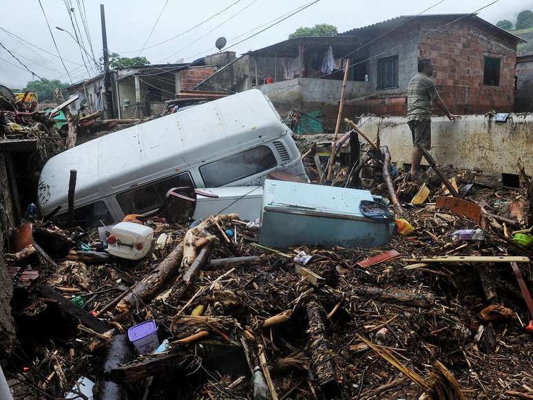 A chuva provocou estragos em várias cidades da Baixada Fluminense