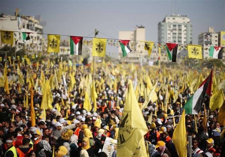 Palestinos participam de manifestação para comemorar os 48 anos da fundação do movimento Fatah, na Cidade de Gaza