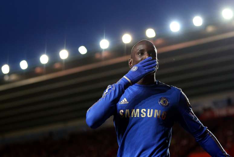 Demba Ba fez dois gols em sua estreia com a camisa do Chelsea