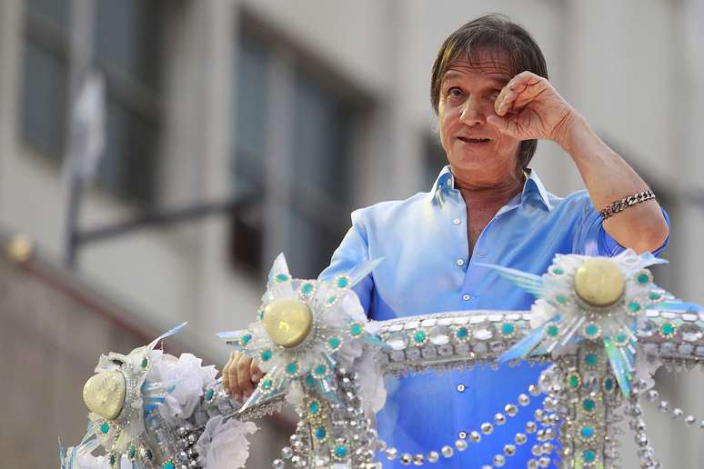 Roberto Carlos no desfile da Beija-Flor