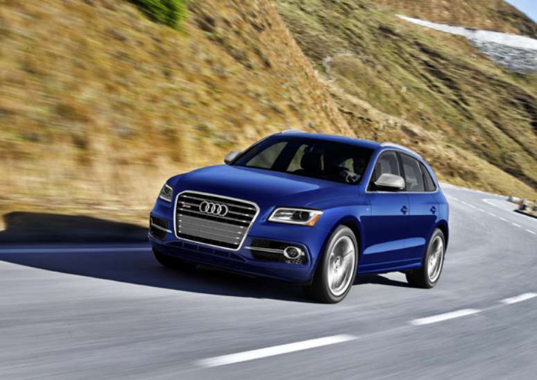 Audi SQ5 atinge 250 km/h