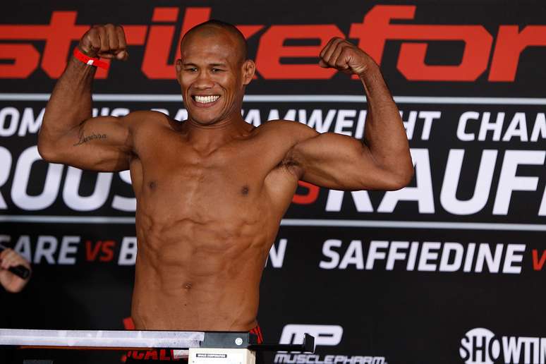 Brasileiro Ronaldo Jacaré pode migrar para o UFC em caso de vitória no Strikeforce deste sábado