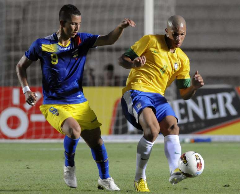 Em sua estreia pelo Campeonato Sul-Americano Sub-20 de 2013, na Argentina, Brasil vacila e fica no 1 a 1 com o Equador