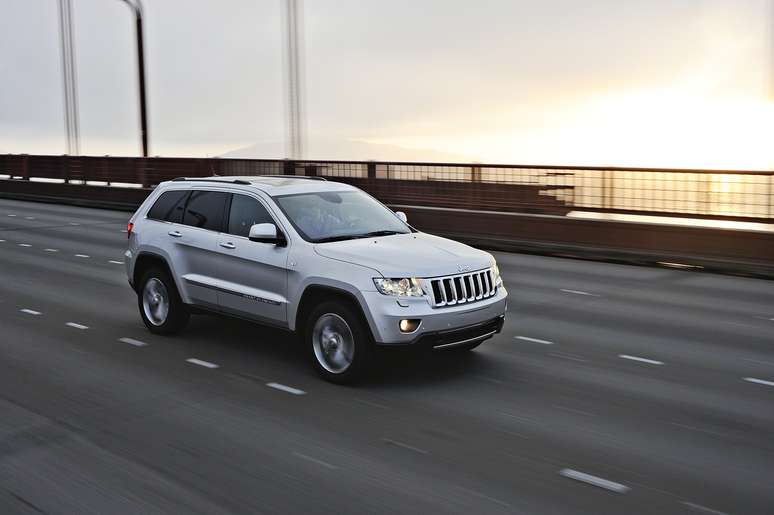 <p>As undiades do Grand Cherokee devem passar pelo recall</p>