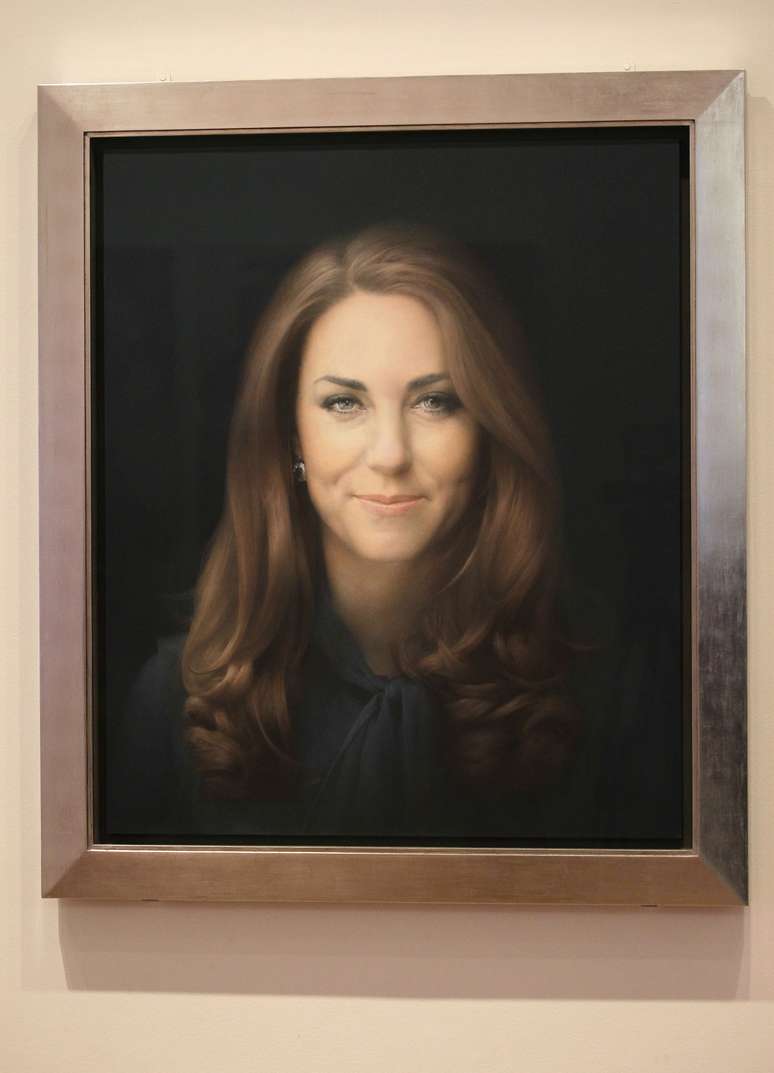 Imagem exibe o primeiro retrato oficial de Kate Middleton como a duquesa de Cambridge