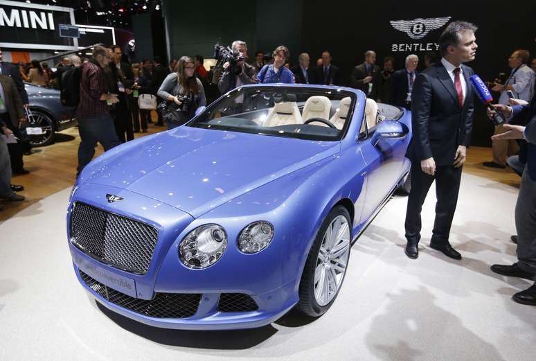 Bentley GT Speed Conversível no salão de Detroit