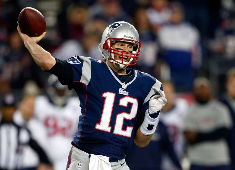 Brady comemorou 17ª vitória em playoffs, superando marca de Joe Montana