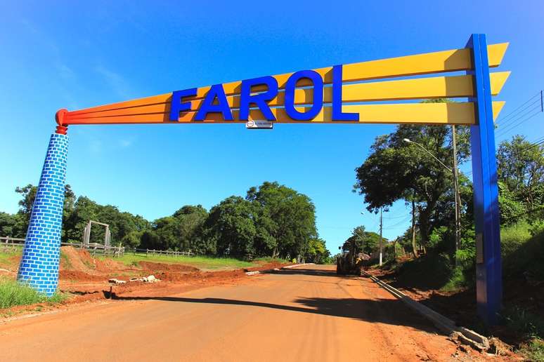 A prefeitura de Farol (PR) vai devolver o portal da cidade devido às dívidas deixadas pela administração anterior