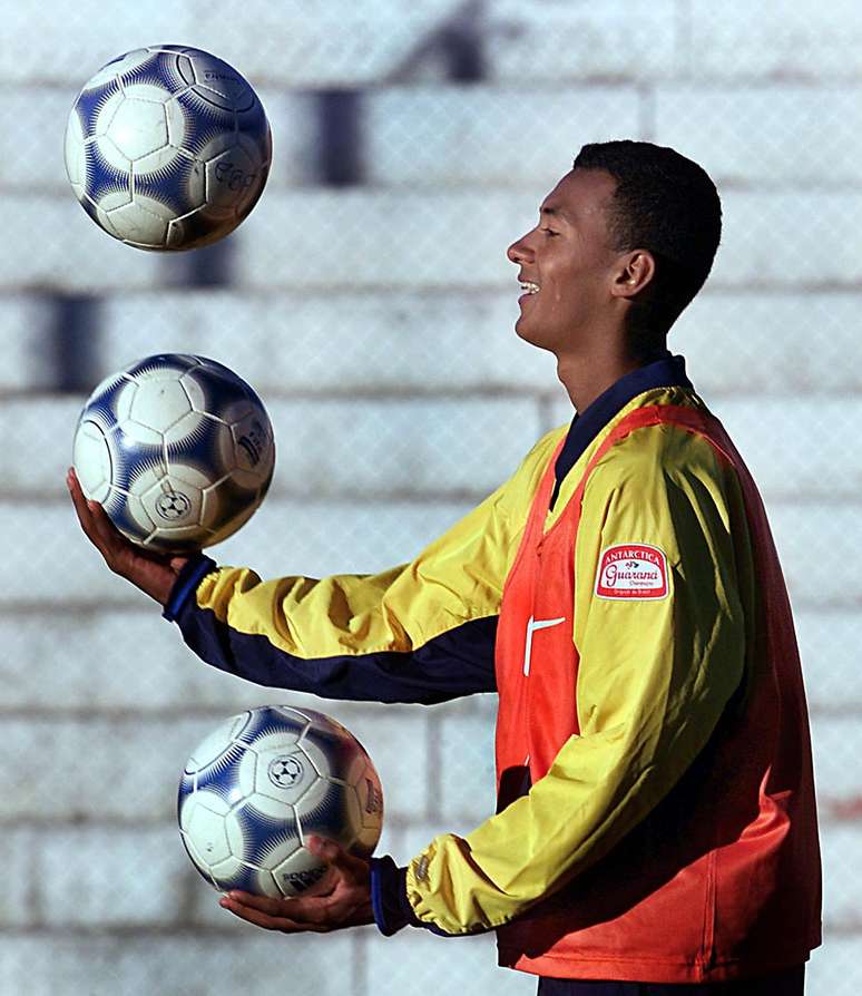 Ex-zagueiro do São Paulo e com passagem recente pelo Mazembe, do Congo, <strong>Júlio Santos</strong> vai defender o <strong>Passo Fundo</strong><strong> </strong>no Campeonato Gaúcho