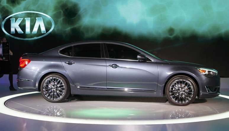 A sul-coreana Kia apresentou nesta terça-feira, durante o salão do automóvel de Detroit (EUA) a nova geração do sedã de luxo Cadenza