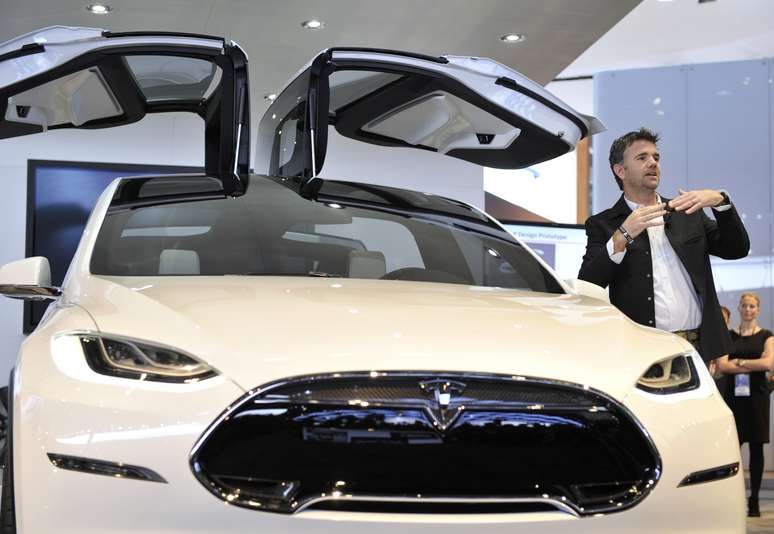 <p>A Tesla Motors é uma das pioneiras em veículos elétricos de luxo</p>