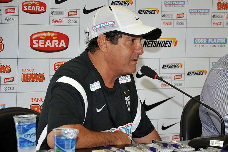 <p>Muricy Ramalho &nbsp;faz mudan&ccedil;as no Santos</p>