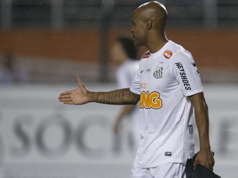 Marcos Assunção é reforço do Santos para a temporada