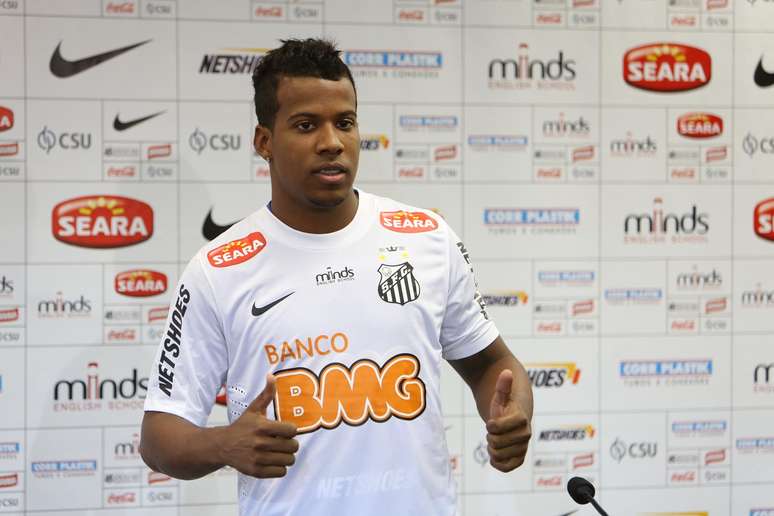 Apresentado nesta quinta-feira, Guilherme Santos diz que topa revezamento com Léo