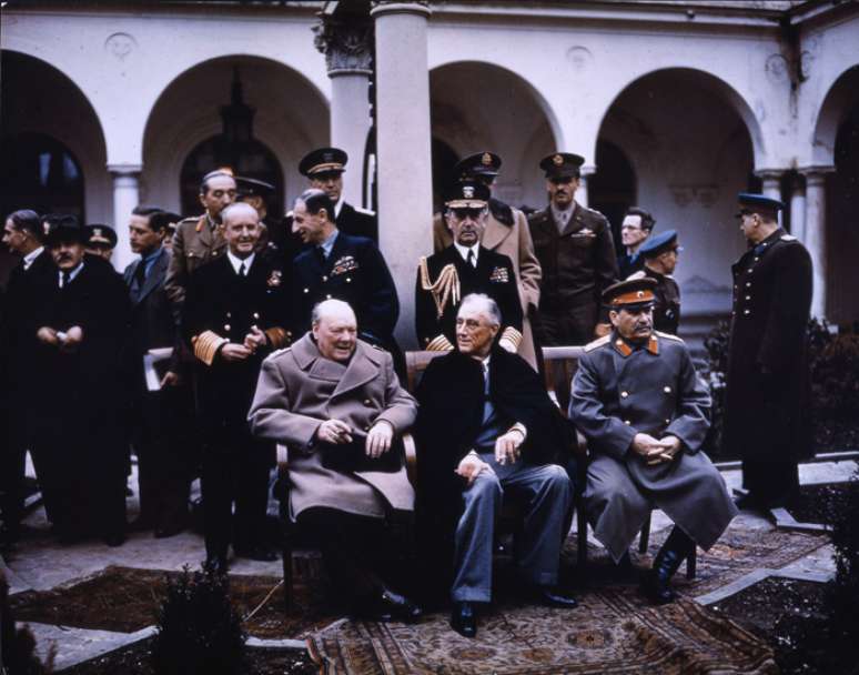 Flickr reuniu, em quatro galerias, as fotos mais vistas, comentadas e adicionadas como favoritas em álbuns de imagens de domínio púlblico. Nesta, o britânico Winston Churchill, o então presidente americano Franklin Roosevelt e o russo Joseph Stalin posam pasa foto durante a conferência de Yalta, na 2ª Guerra Mundial, em 1945