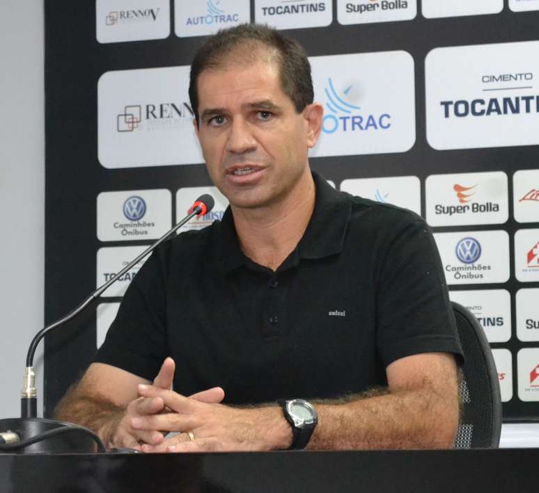 Jairo Araújo deixa o comando do Atlético-GO por falta de resultados