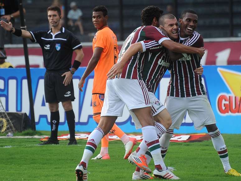 Fluminense evita tropeço na estreia da Taça Guanabara e derrota o Nova Iguaçu por 2 a 0 com dois de Wagner