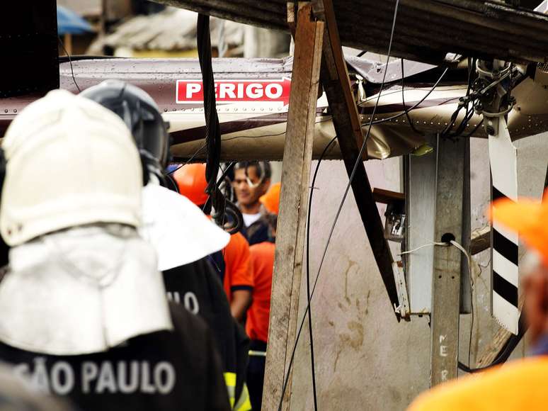 A aeronave caiu&nbsp;sobre uma área residencial no Jardim Rincão, na região do Jaraguá, zona norte de São Paulo, no início da tarde desta segunda-feira